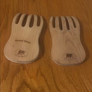 Rock Creek Trading Company Grand Teton Bear Claw Salad and Pasta Servers